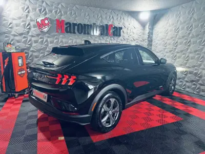 Ford Mustang Mach-E 2021 - 29990 EUR, 61907 km - AUTO.MOTO.pt - 61907km - foto 3 de 30