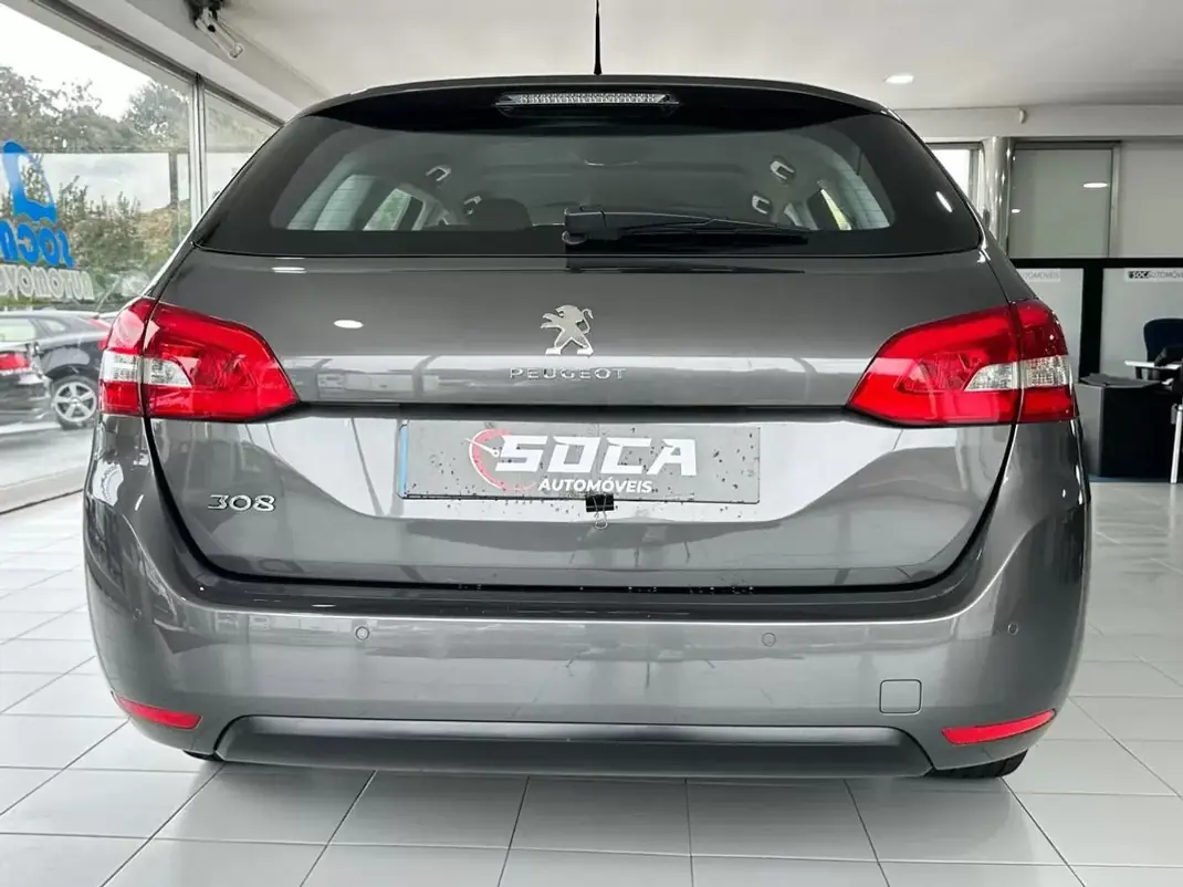 Peugeot 308 SW 2018 - 12990 EUR, 153000 km - 153000km - foto 6 de 29