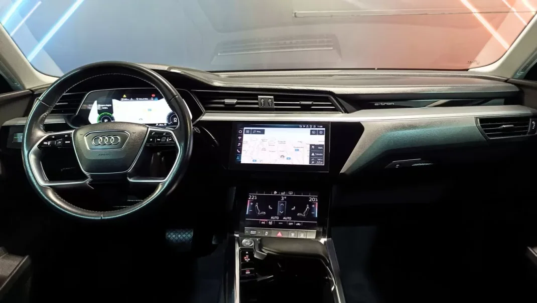 Audi e-tron 2019 - 42900 EUR, 78950 km - AUTO.MOTO.pt - 78950km - foto 28 de 58