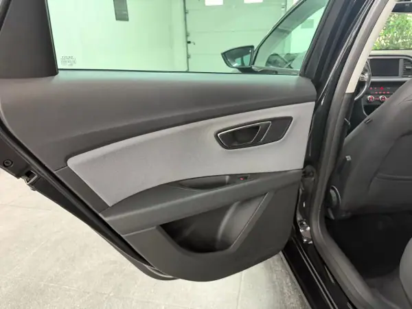 SEAT Leon 2018 - 12490 EUR, 159000 km - 159000km - foto 31 de 38
