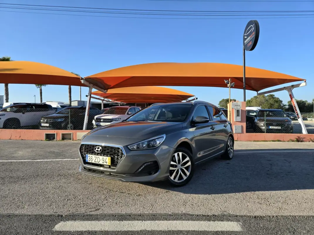 Hyundai i30 SW 2019 - 13950 EUR, 152167 km - AUTO.MOTO.pt - 152167km - foto 1 de 10