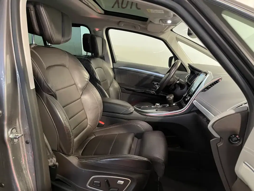 Renault Espace 2019 - 22500 EUR, 179000 km - AUTO.MOTO.pt - 179000km - foto 16 de 41