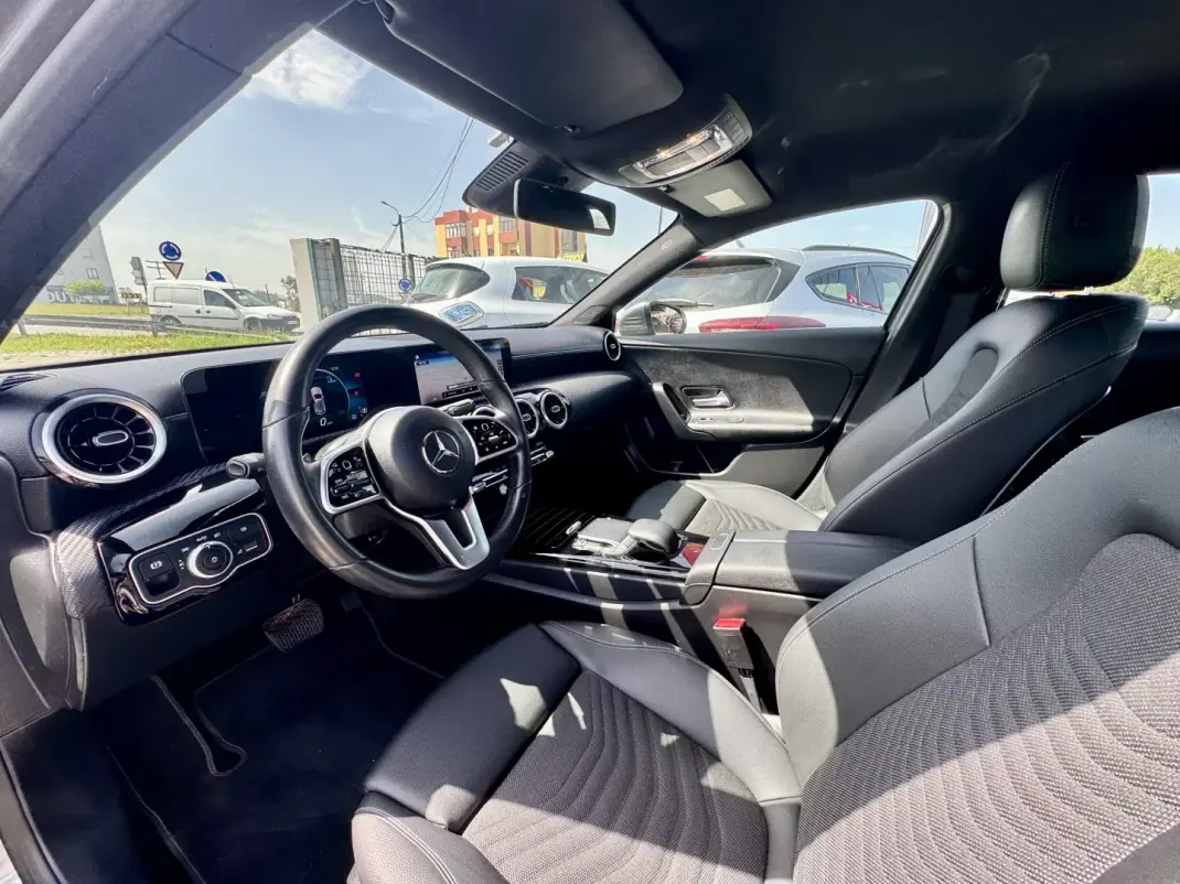 Mercedes-Benz A 180 2020 - 22950 EUR, 116348 km - AUTO.MOTO.pt - 116348km - foto 12 de 32