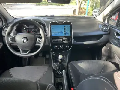 Renault Clio 2018 - 11500 EUR, 162000 km - 162000km - foto 8 de 11