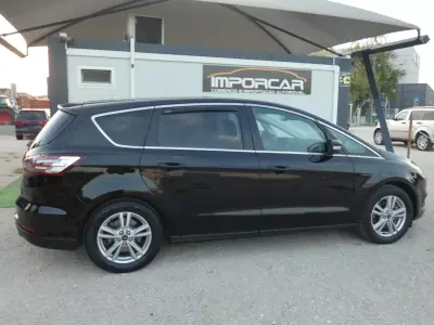 Ford S-Max 2016 - 18750 EUR, 199000 km - AUTO.MOTO.pt - 199000km - foto 4 de 25