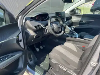 Peugeot 3008 2021 - 20490 EUR, 94000 km - AUTO.MOTO.pt - 94000km - foto 8 de 27