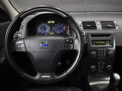 Volvo C30 2012 - 10950 EUR, 265888 km - AUTO.MOTO.pt - 265888km - foto 24 de 35