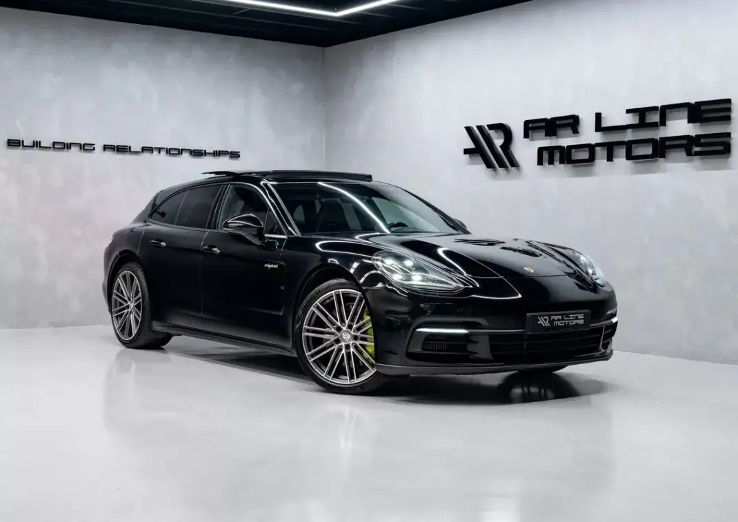 Porsche Panamera Sport Turismo 2020 - 63950 EUR, 111000 km - AUTO.MOTO.pt - 111000km - foto 2 de 53