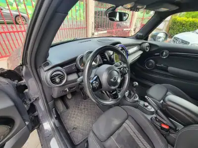 MINI Cooper 2015 - 20990 EUR, 182000 km - AUTO.MOTO.pt - 182000km - foto 10 de 33