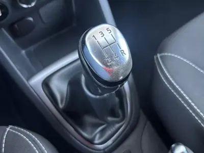 Renault Clio 2017 - 10500 EUR, 129000 km - 129000km - foto 34 de 39
