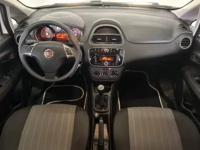 Fiat Punto 2017 - 7950 EUR, 77357 km - AUTO.MOTO.pt - 77357km - foto 6 de 31