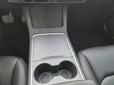 Tesla Model 3 2021 - 27499 EUR, 74631 km - 74631km - foto 20 de 34