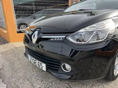 Renault Clio 2015 - 8250 EUR, 73635 km - AUTO.MOTO.pt - 73635km - foto 4 de 12