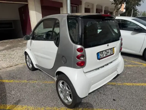 Smart Fortwo Cabrio 2004 - 4250 EUR, 122000 km - AUTO.MOTO.pt - 122000km - foto 14 de 29