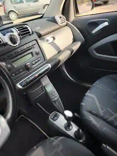 Smart Fortwo Cabrio 2007 - 6000 EUR, 106500 km - AUTO.MOTO.pt - 106500km - foto 5 de 10