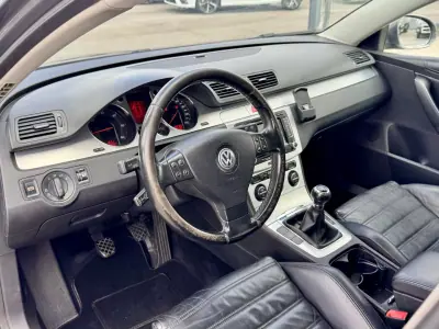 Volkswagen Passat 2005 - 6500 EUR, 234000 km - AUTO.MOTO.pt - 234000km - foto 10 de 19
