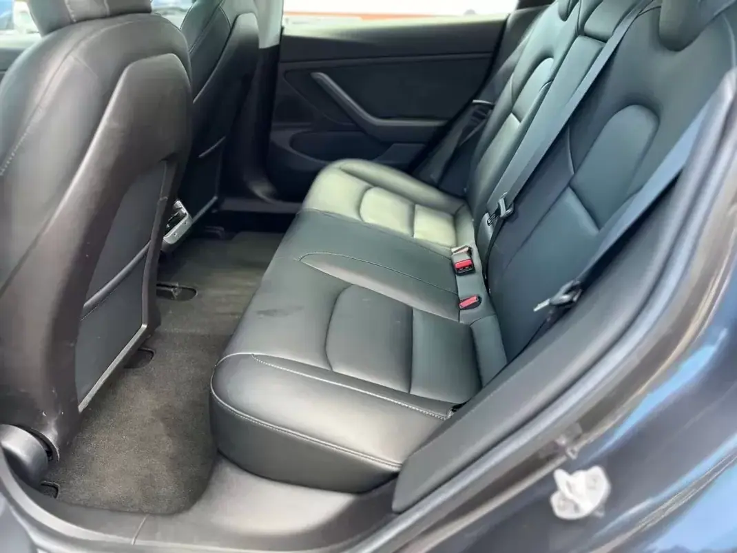Tesla Model 3 2019 - 23990 EUR, 83000 km - AUTO.MOTO.pt - 83000km - foto 12 de 26
