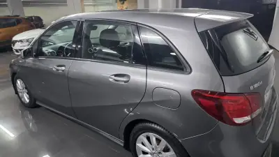 Mercedes-Benz B 180 2017 - 15990 EUR, 120000 km - AUTO.MOTO.pt - 120000km - foto 20 de 27