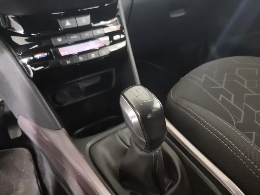 Peugeot 2008 2016 - 14900 EUR, 128000 km - AUTO.MOTO.pt - 128000km - foto 15 de 17