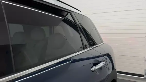 MINI Clubman 2016 - 18000 EUR, 196000 km - AUTO.MOTO.pt - 196000km - foto 9 de 27