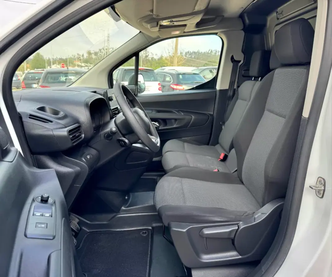 Citroën 2022 - 11950 EUR, 97295 km - AUTO.MOTO.pt - 97295km - foto 14 de 18