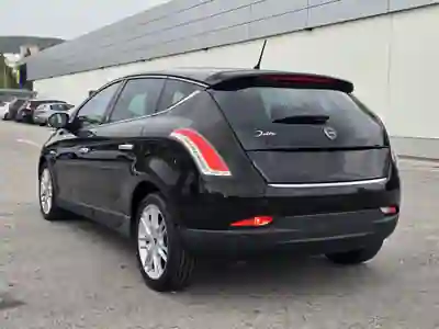 Lancia Delta 2013 - 4750 EUR, 200000 km - 200000km - foto 3 de 12