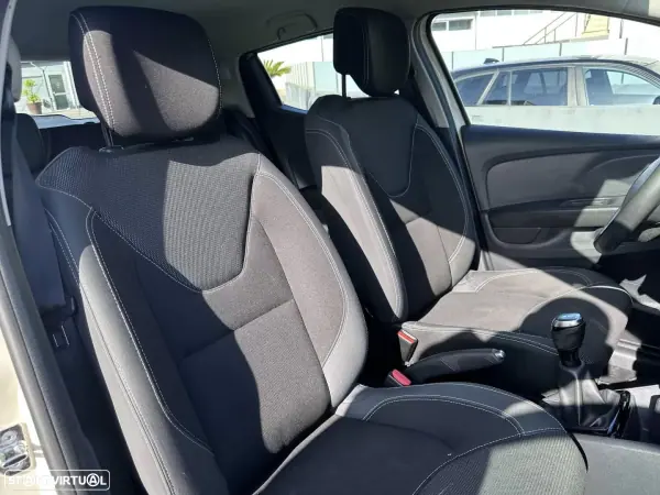 Renault Clio 2017 - 8500 EUR, 135702 km - AUTO.MOTO.pt - 135702km - foto 43 de 47