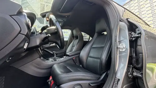 Mercedes-Benz CLA 200 2014 - 19990 EUR, 192000 km - AUTO.MOTO.pt - 192000km - foto 8 de 17