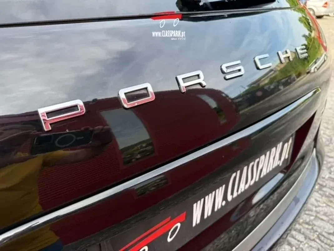 Porsche Cayenne 2012 - 29500 EUR, 211000 km - AUTO.MOTO.pt - 211000km - foto 3 de 22