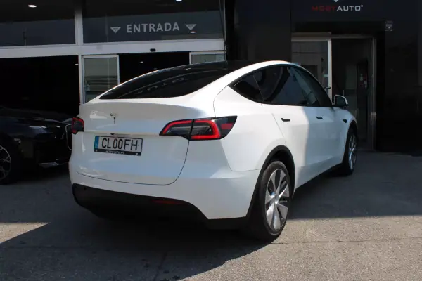 Tesla Model Y 2024 - 35900 EUR, 38745 km - 38745km - foto 7 de 38