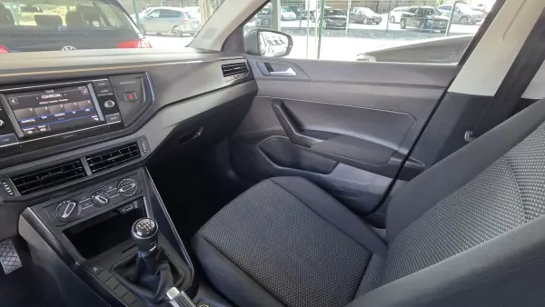 Volkswagen Polo 2018 - 11890 EUR, 88000 km - AUTO.MOTO.pt - 88000km - foto 25 de 31