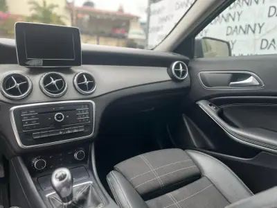 Mercedes-Benz GLA 180 2017 - 18990 EUR, 151000 km - AUTO.MOTO.pt - 151000km - foto 10 de 13