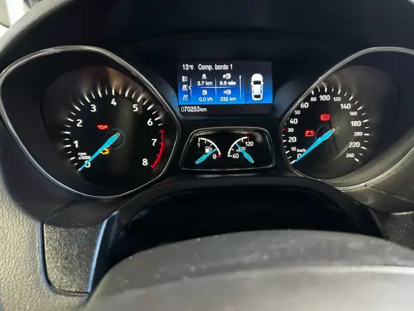 Ford Focus 2018 - 9900 EUR, 71250 km - AUTO.MOTO.pt - 71250km - foto 12 de 27