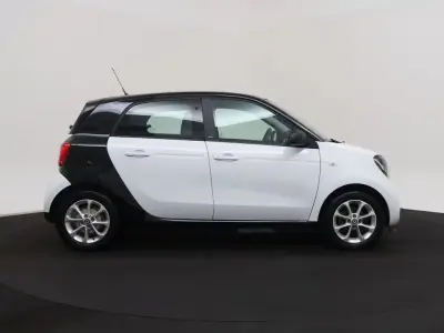 Smart ForFour 2017 - 11490 EUR, 22359 km - AUTO.MOTO.pt - 22359km - foto 12 de 48