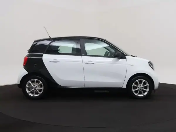 Smart ForFour 2017 - 11490 EUR, 22359 km - AUTO.MOTO.pt - 22359km - foto 12 de 48