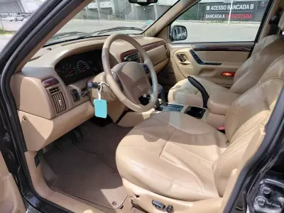 Jeep Grand Cherokee 2000 - 6490 EUR, 221450 km - AUTO.MOTO.pt - 221450km - foto 22 de 39