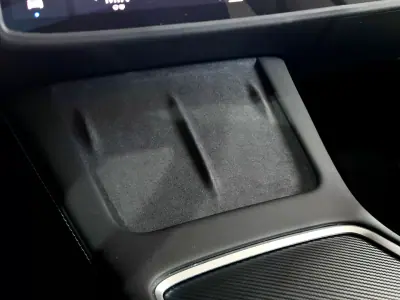 Tesla Model 3 2022 - 35900 EUR, 65444 km - AUTO.MOTO.pt - 65444km - foto 27 de 29