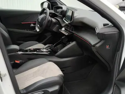 Peugeot e-208 2020 - 17900 EUR, 72078 km - AUTO.MOTO.pt - 72078km - foto 2 de 28
