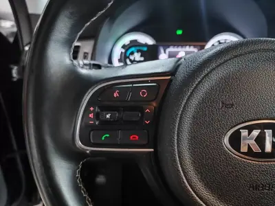 Kia Niro 2019 - 17250 EUR, 51300 km - AUTO.MOTO.pt - 51300km - foto 25 de 34