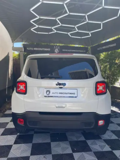 Jeep Renegade 2022 - 17900 EUR, 50000 km - AUTO.MOTO.pt - 50000km - foto 4 de 21