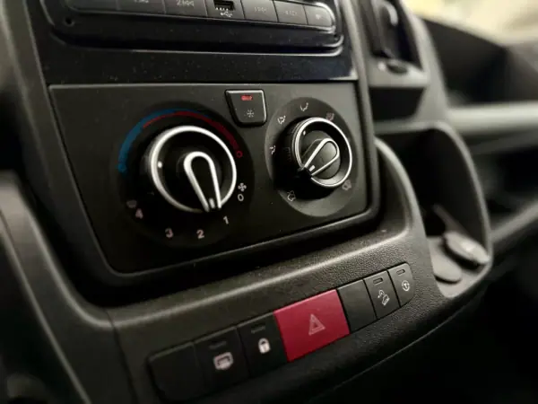 Fiat DUCATO 2.2 M-Jet L3H2 140Cv | IVA DEDUTÍVEL 2023 - 27950 EUR, 28000 km - AUTO.MOTO.pt - 28000km - foto 20 de 23