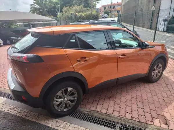 Peugeot 2008 2023 - 21950 EUR, 31200 km - AUTO.MOTO.pt - 31200km - foto 6 de 15
