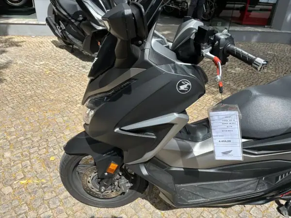 Honda Forza 2021 - 4450 EUR, 48179 km - AUTO.MOTO.pt - 48179km - foto 8 de 10