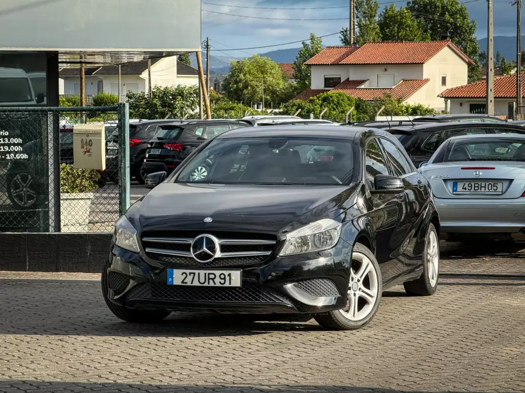 Mercedes-Benz A 180 2013 - 11500 EUR, 284000 km - AUTO.MOTO.pt - 284000km - foto 1 de 12