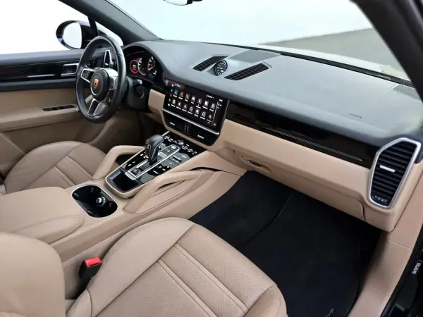 Porsche Cayenne Coupé 2021 - 82000 EUR, 57000 km - AUTO.MOTO.pt - 57000km - foto 25 de 36