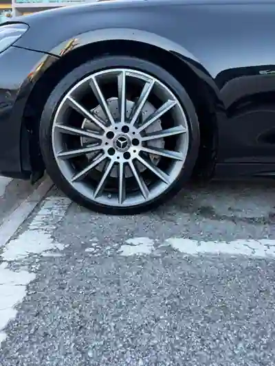 Mercedes-Benz E 300 2018 - 39000 EUR, 62500 km - AUTO.MOTO.pt - 62500km - foto 6 de 12