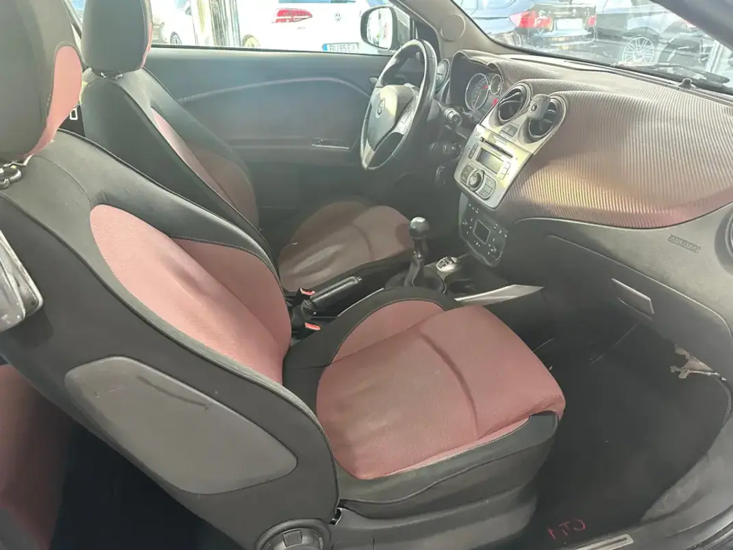 Alfa Romeo MiTo 2010 - 5990 EUR, 255200 km - 255200km - foto 16 de 19
