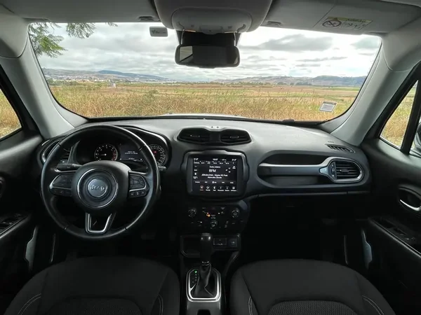 Jeep Renegade 2018 - 17980 EUR, 112000 km - AUTO.MOTO.pt - 112000km - foto 14 de 22