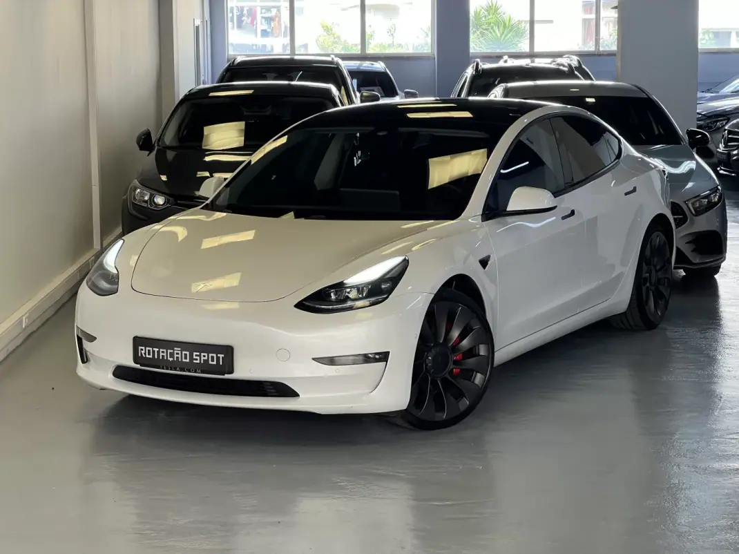 Tesla Model 3 2021 - 31990 EUR, 85000 km - AUTO.MOTO.pt - 85000km - foto 1 de 45