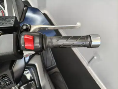 Honda Forza 2018 - 3890 EUR, 41000 km - AUTO.MOTO.pt - 41000km - foto 14 de 21